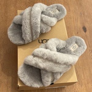 NWT Ugg Scuffita size 8